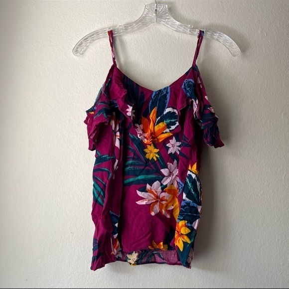 Old Navy Cold Shoulder Floral Top Size: XS - Picture 6 of 6